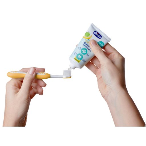 CHICCO Fogkrém alma-banán ízesítéssel fluoriddal 50ml, 6-24 hónapos korig