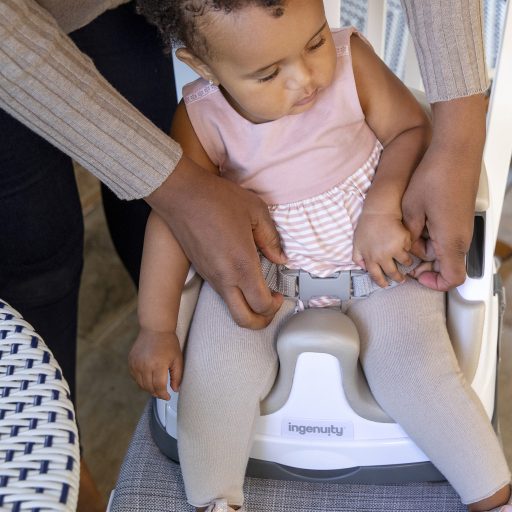 INGENUITY Ülésmagasító székre 2in1 Baby Base Cashmere 6hó+, 22kg-ig