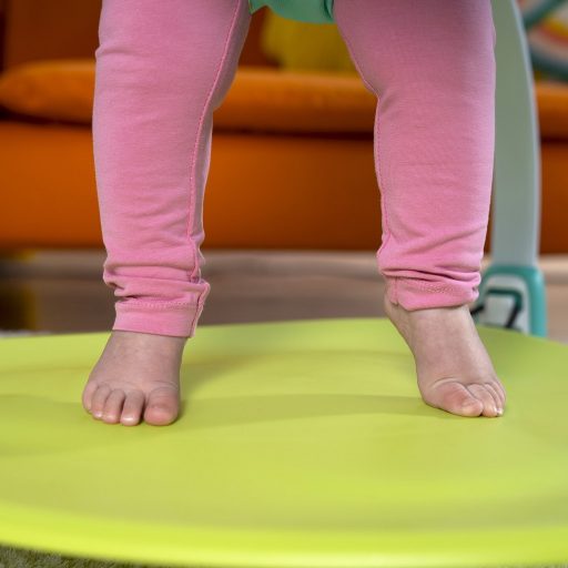 BRIGHT STARTS Aktív centrum 2in1 Bounce Bounce Baby™ 6hó+ 11 kg-ig