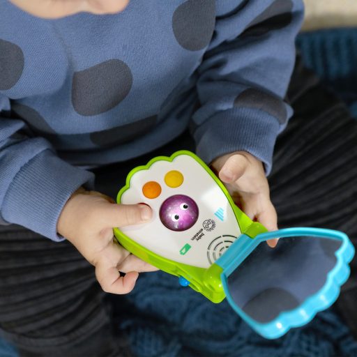 BABY EINSTEIN Zenélő játék telefon Shell Phone™ 6hó+