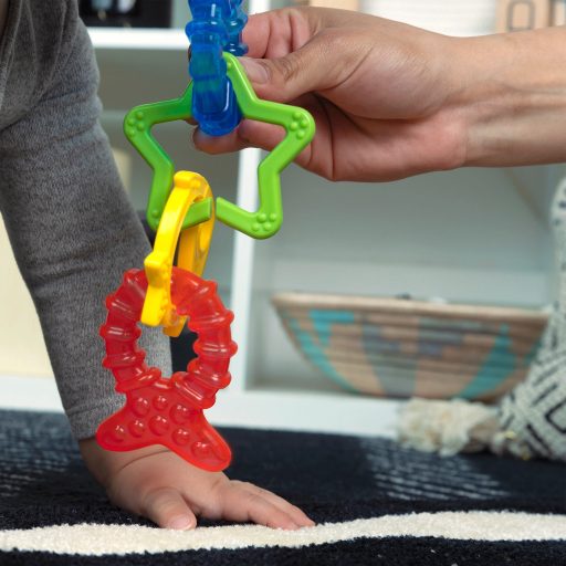 BABY EINSTEIN Rágóka 4db BPA mentes Cool Critters 3hó+