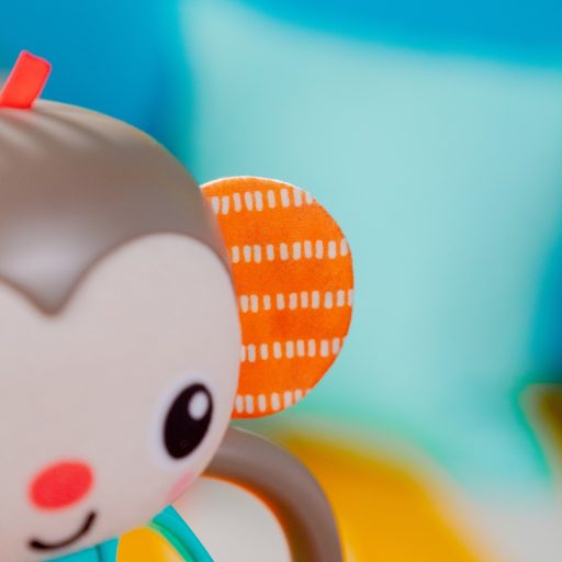 OBALL Érzékszervi játék Grab & Giggle Monkey™ 6hó+