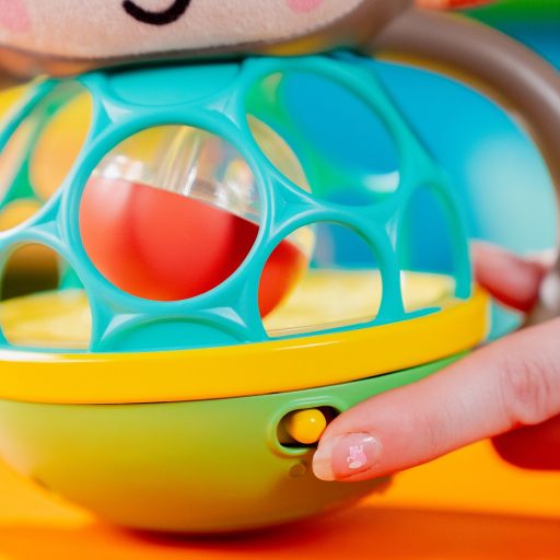 OBALL Érzékszervi játék Grab & Giggle Monkey™ 6hó+