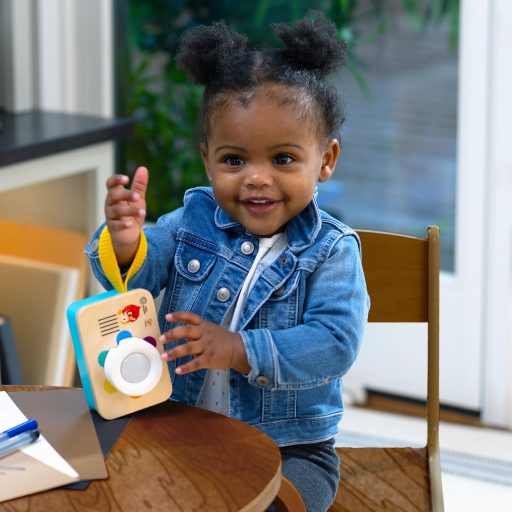 BABY EINSTEIN Interaktív játék hanggal fényképezőgép HAPE 6hó+