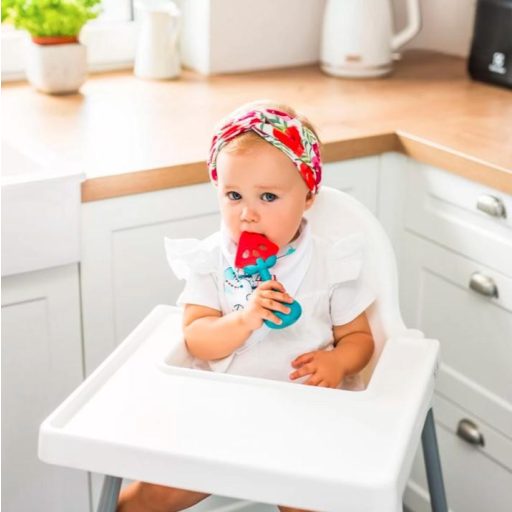 BABYONO Készségfejlesztő rágóka csörgőve dinnye