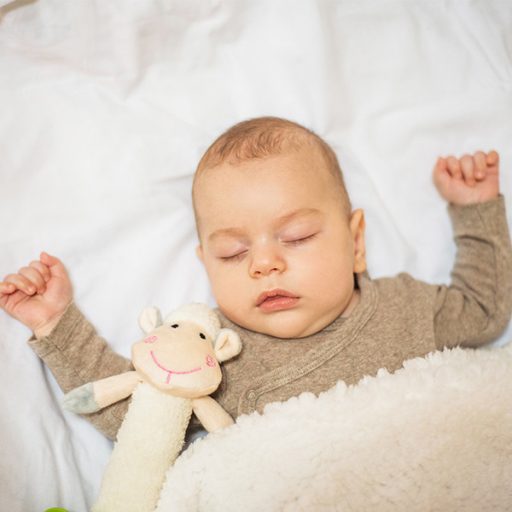 BABYONO Sípoló játék rágókával Sweet Lambie