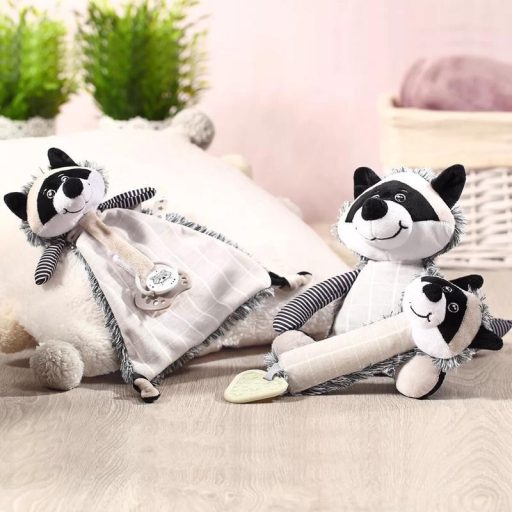 BABYONO Mazlíček cumisüveg tartóval mosómedve Rocky 20x24 cm