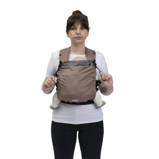 CHICCO Skin Fit - Warm Beige gyermek hordozó