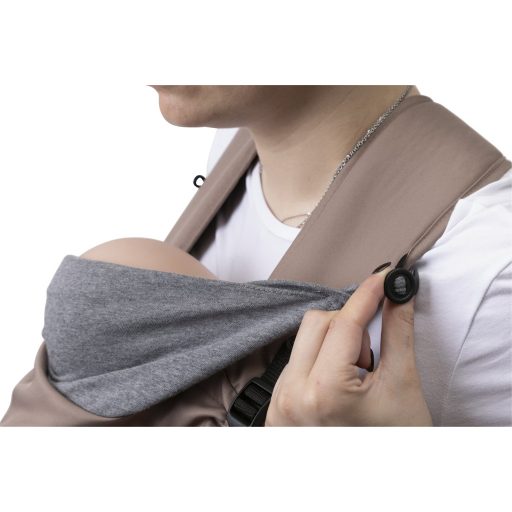 CHICCO Skin Fit - Warm Beige gyermek hordozó