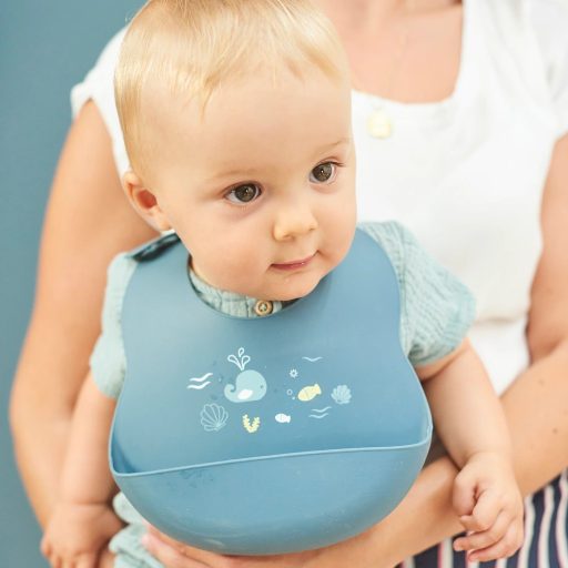 NATTOU szilikonos előke kék BPA-mentes kapcsolással