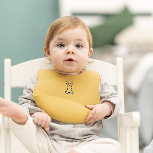 NATTOU Szilikon előke rögzítéssel okkersárga BPA mentes