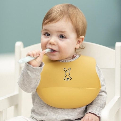 NATTOU Szilikon előke rögzítéssel okkersárga BPA mentes