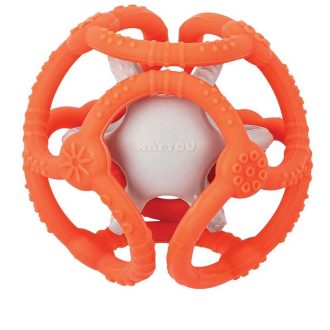   NATTOU  Szilikon rágóka labda 2in1 BPA mentes 10 cm narancs-szürke
