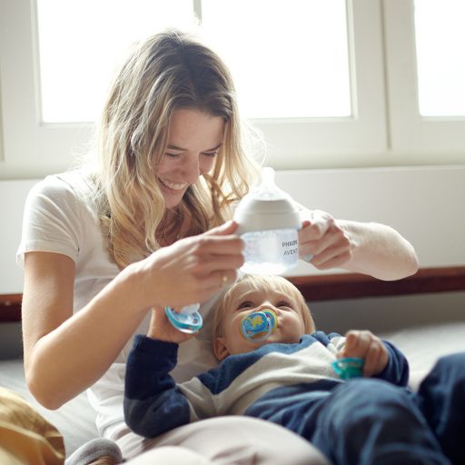 Philips AVENT Natural Response Tanulócumisüveg 150 ml, 6m+