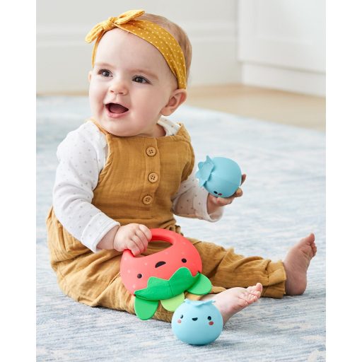 SKIP HOP Chrastítko Farmstand Berry Cute Band szett 3 db, 3m+