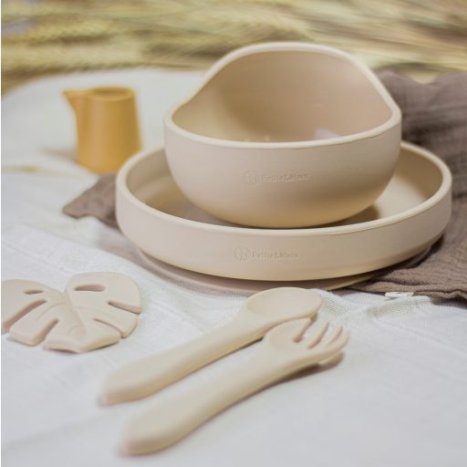 PETITE&MARS Szilikon 2 részes étkészlet TAKE&MATCH  tányér + evőeszközök Desert Sand 6hó+